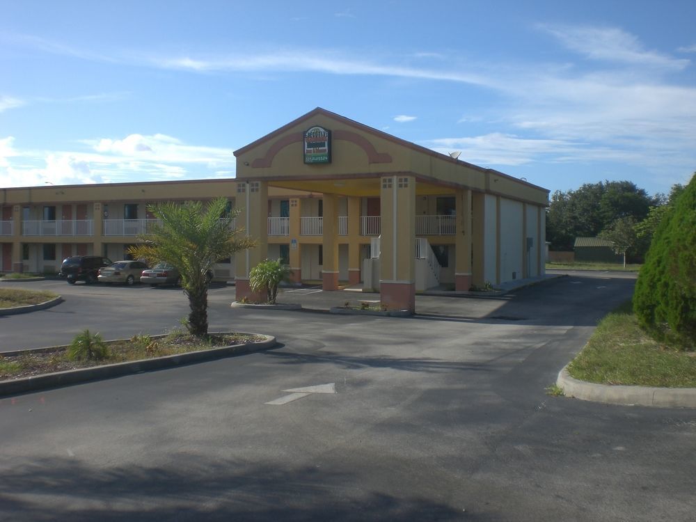 Executive Garden Titusville Hotel Extérieur photo