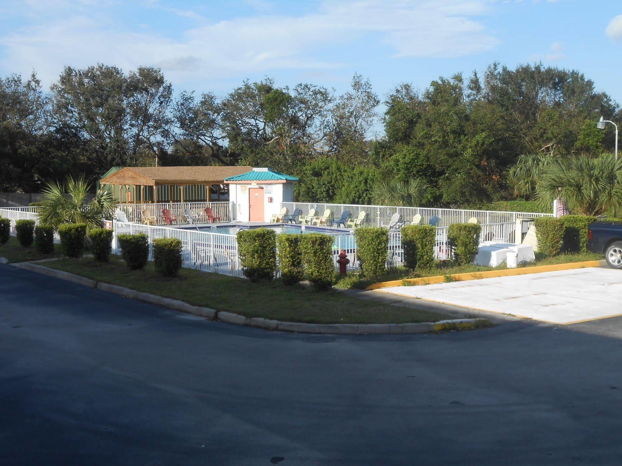 Executive Garden Titusville Hotel Extérieur photo