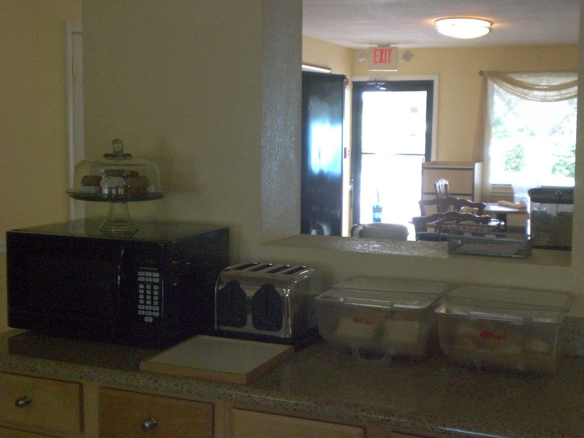Executive Garden Titusville Hotel Extérieur photo