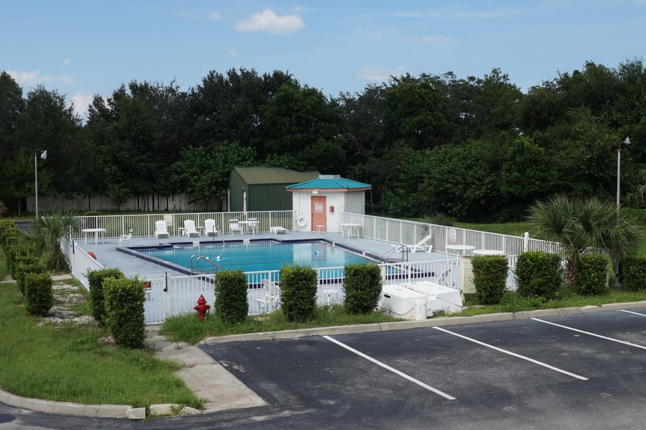 Executive Garden Titusville Hotel Extérieur photo